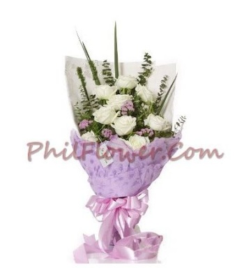 12 White Roses Bouquet