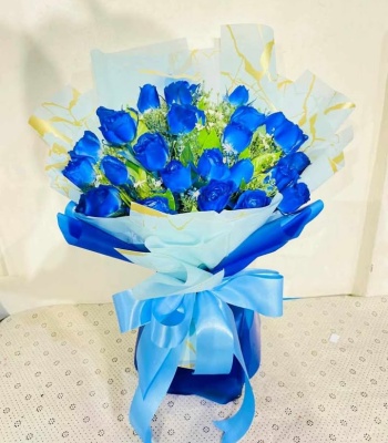 24 Blue Roses Bouquet