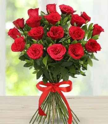 Valentine's Day Flowers - Dozen Red Rose Bouquet