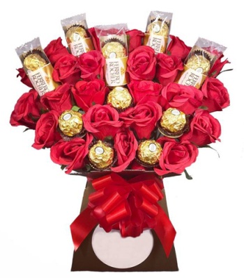 Red Roses With Ferrero Chocolate Bouquet