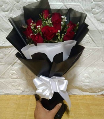 Romantic Red Roses Bouquet
