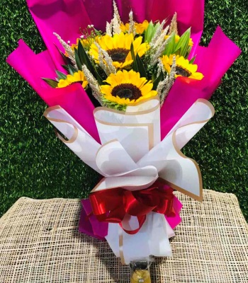 Small Sunflowers Bouquet with Ferrero Rocher