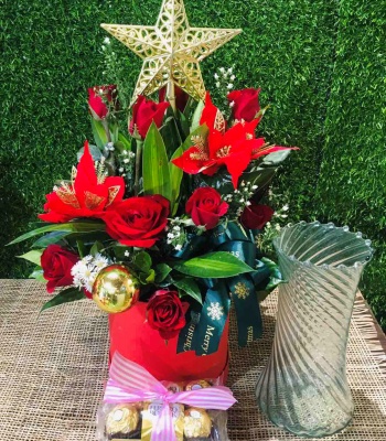 Xmas Theme Arrangement, Vase & Ferrero Box