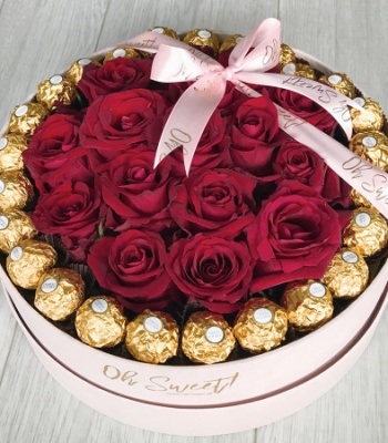Red Roses and Ferrero Rocher Chocolate Gift Combo
