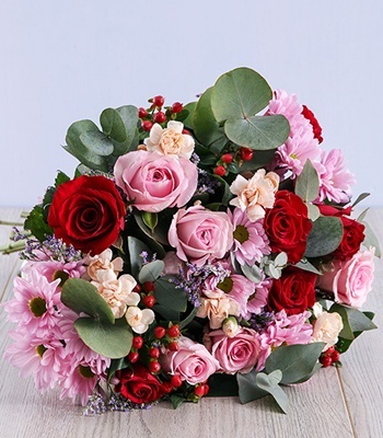 Valentine's Day Love Flowers Bouquet