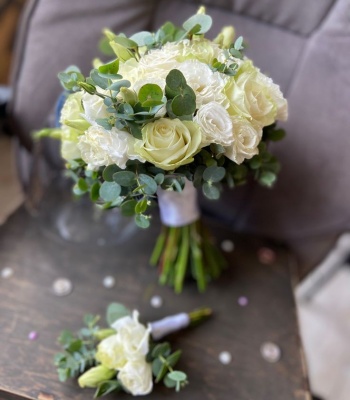 Bridal Bouquet + Men Boutonniere