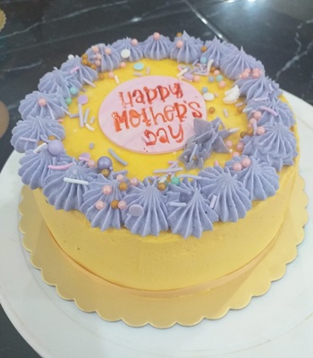 Mother's Day Cake - Yellow