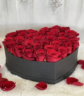 50 Red Roses in Heart Box