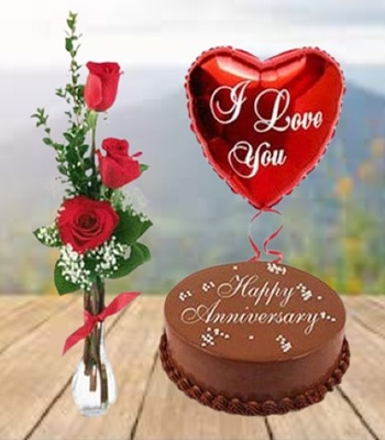 Anniversary Gift Combo - 3 Red Roses In Vase With Balloon And Chocolate Fudge Cake