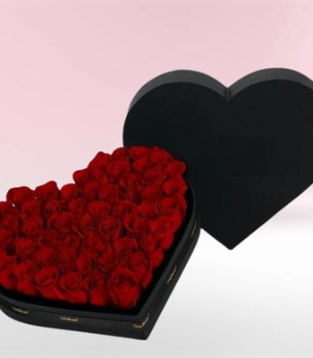Red Roses in Heart-Shaped Hat Box