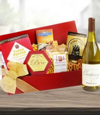 Chosen with Care - Dry White Wine with Chocolate and Gourmets