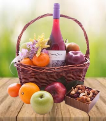 Gift Wrapped Summer - Dry Red Wine and Natural Fruits