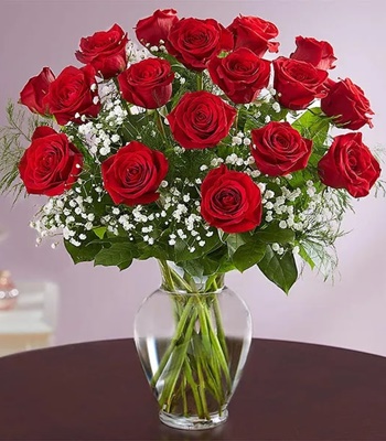 18 Red Rose Arrangement - Long Stem Red Roses With Vase