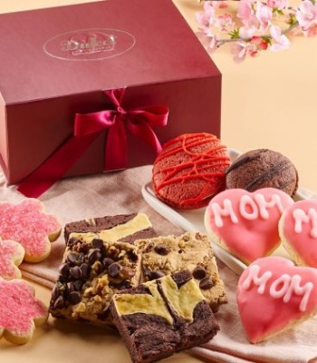 Classic Mother's Day Sweet Gift Box