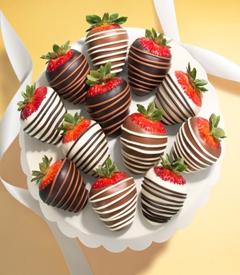 Chocolate Dipped Strawberries - 12 Pieces