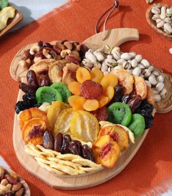 Dried Fruit and Nut Acorn Cutting Board - 26 oz