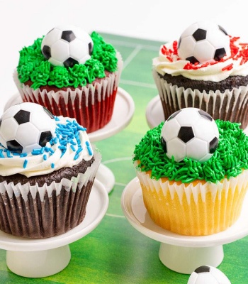 JUMBO Soccer Champion Cupcakes