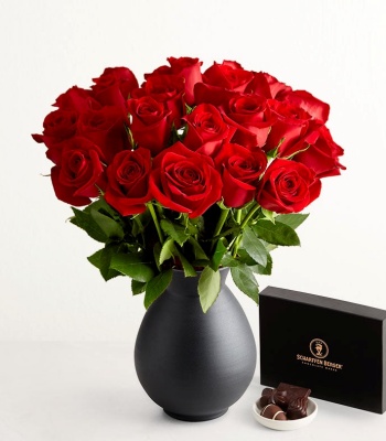 Romantic Red Rose Arrangement