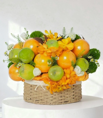 Apples & Oranges Fruit Basket
