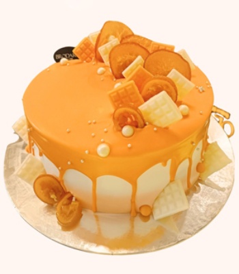 Fruit Cake With Fresh Milk