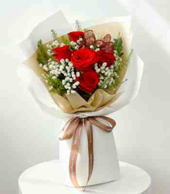 Romantic Roses Bouquet
